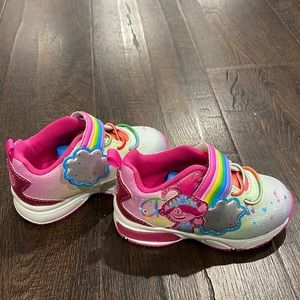 Girls Trolls World Tour light up Sneakers, New, toddler size 7